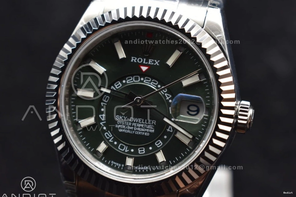 SS SmoothTexture Dial on Bracelet 1109 Best Skydweller Edition Oyster SS Green Noob A23J 0824